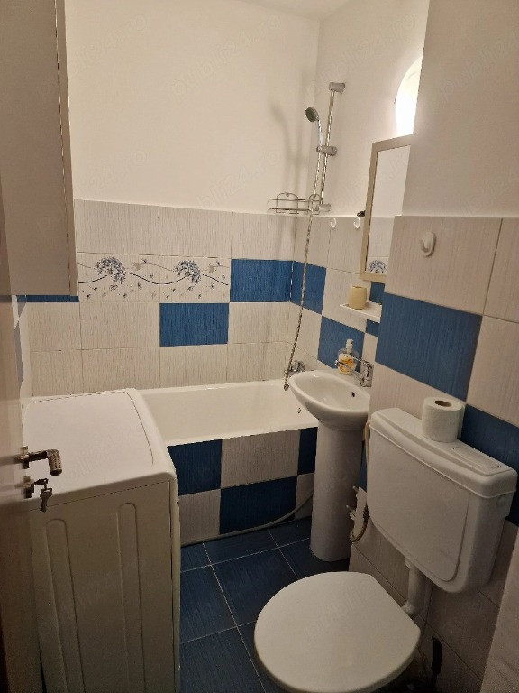 Aparatorii patriei turnu magurele etaj 2