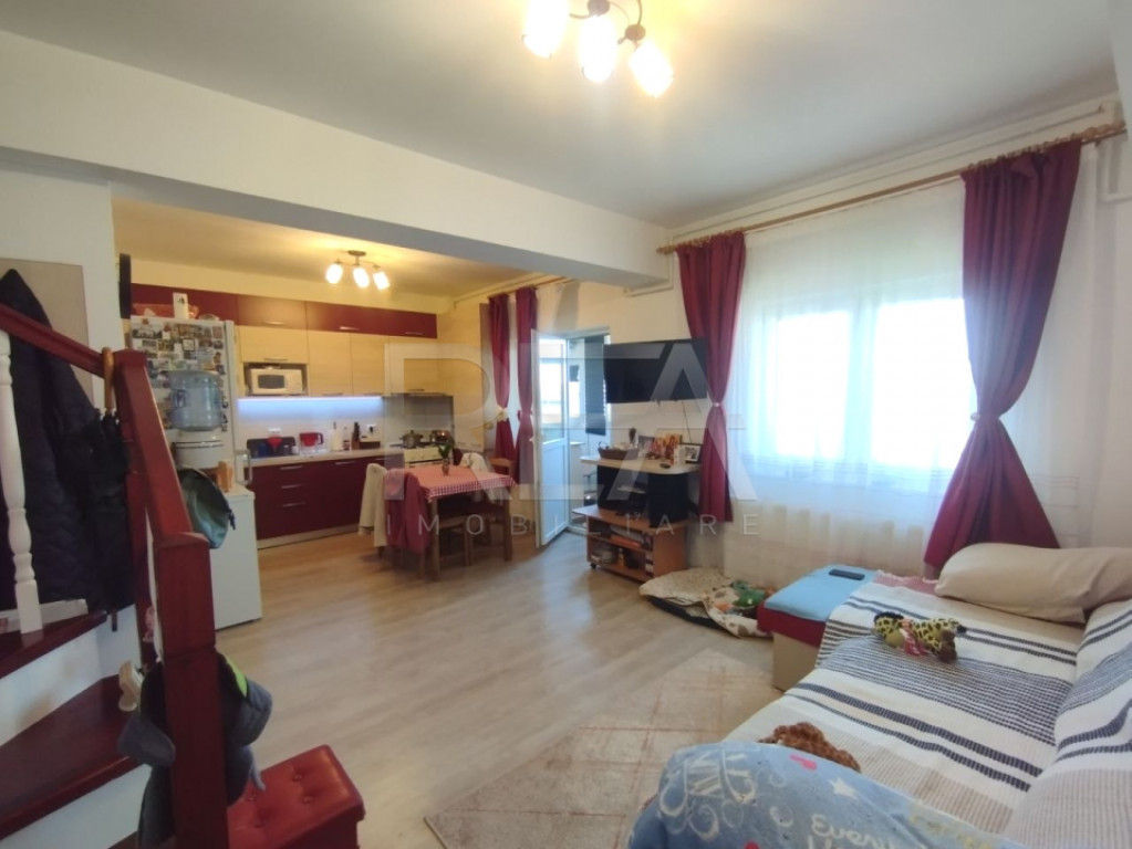 3 camere tip duplex cu masardă și pod în Dristor|Central?