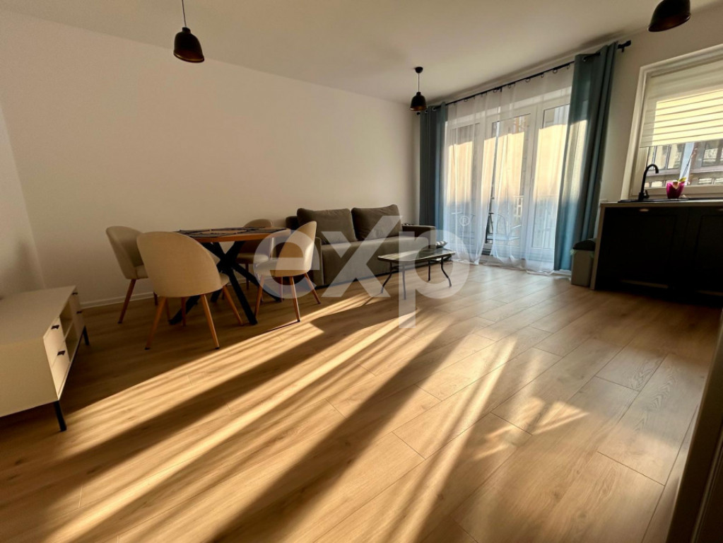 Studio 2 camere Coresi – Qualis 1 | Parcare | Balcon 5 mp