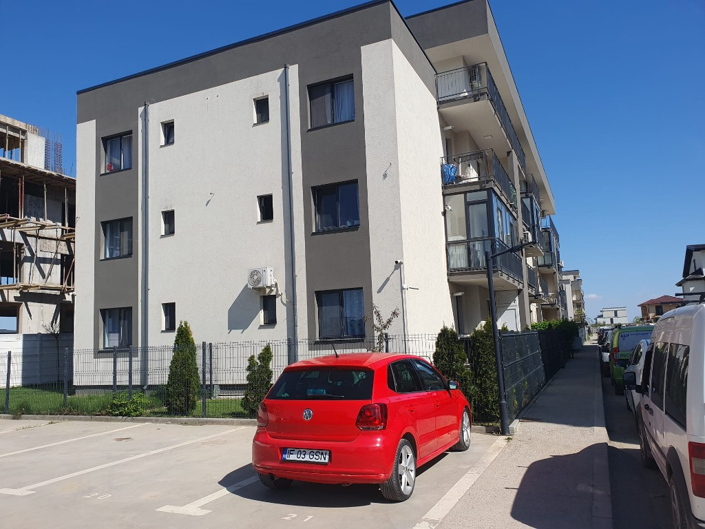 Vand apartament cu curte 2 camere Strada Stejarului