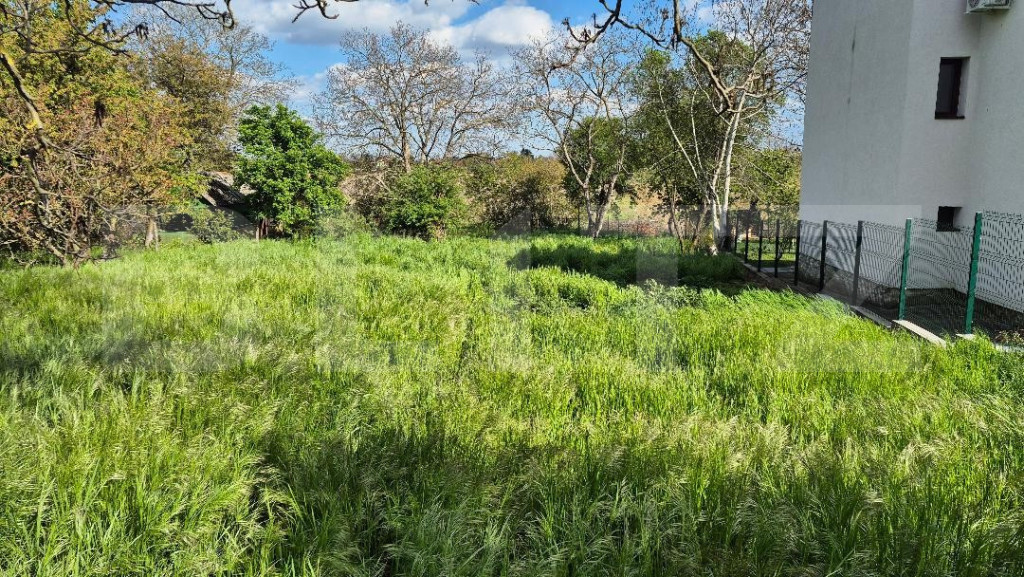 Teren intravilan de vanzare, 930 mp, zona Semicentral