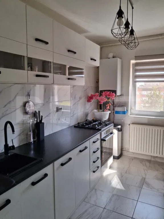 ???? Apartament 3 camere, decomandat, zona - Scriitorilor