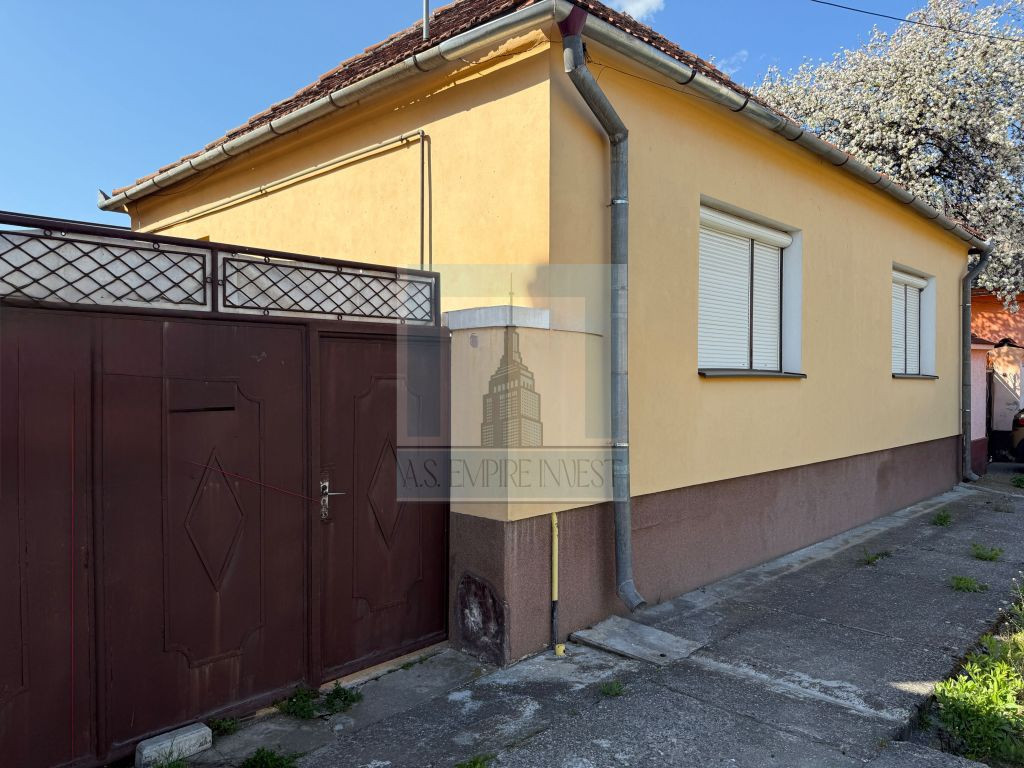 Casa 3 camere,singur in curte,360 mp teren - Halchiu/Brașov