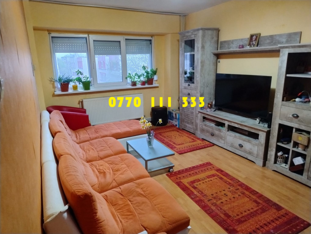 Apartament 3 camere Calarasi 4, etaj 3. Suprafata 72mp.