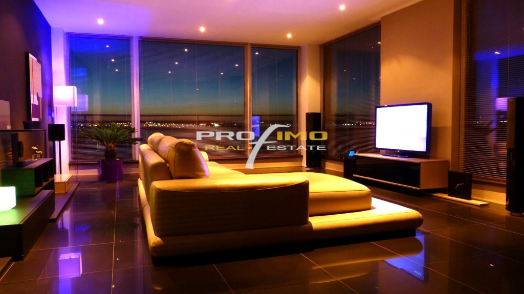 Penthouses exclusivist 260 mp, pe malul lacului central Mama