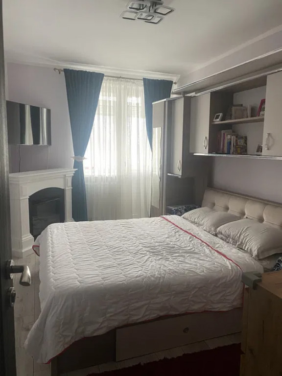 Apartament Cu 2 Camere Decomandate Zona Burdujeni
