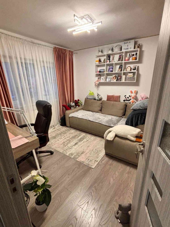 Apartament 3 camere zona Grivitei