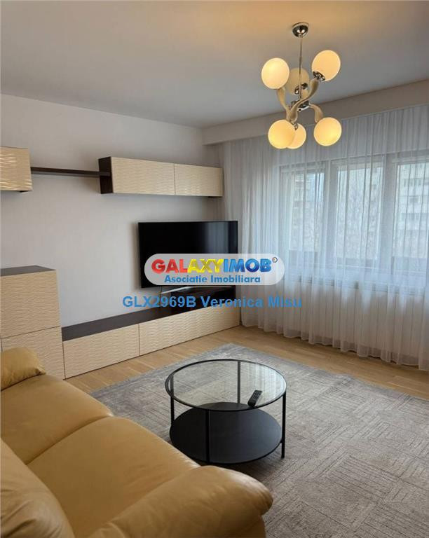 Inchiriez Apartament 3 camere in Complex Core Timpuri Noi