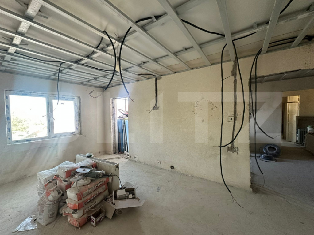 Apartament 3 camere decomangdat zona 8 mai