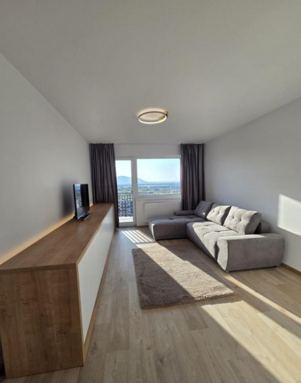 Penthouse de 3 camere zona Tractorul