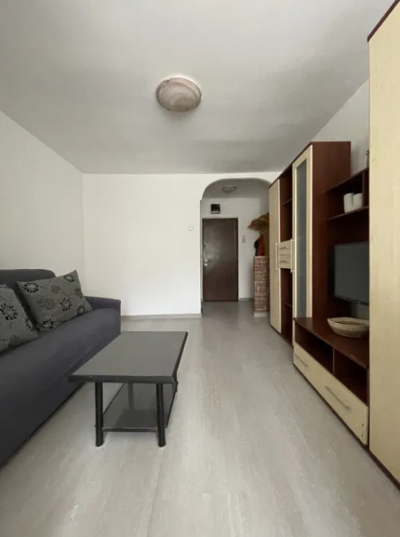 Garsoniera renovata - zona Sacele