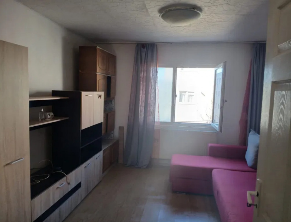 Camera de camin cu baie si bucatarie proprie - zona Tractorul