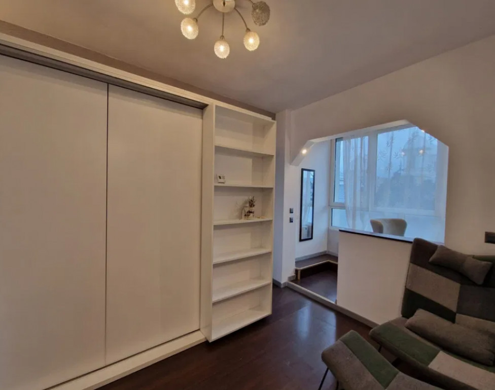 Garsoniera tip studio - zona Tractorul