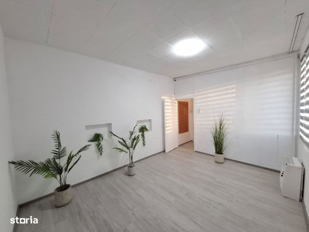 Garsoniera Tractorul renovata,etajul 2,40300 Euro