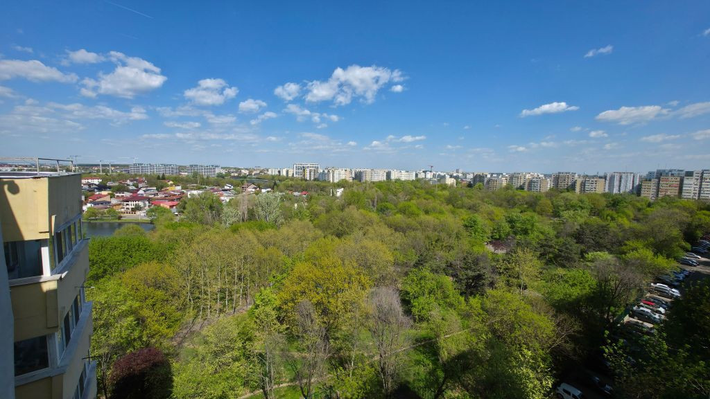 Apartament 4 camere, 2 băi, 2 balcoane, bloc reabilitat