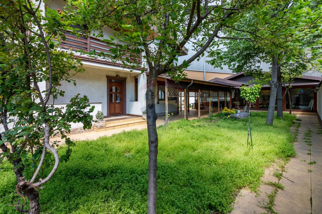 Vilă 300mp, teren 500mp Eroii Revoluției | Afterschool,...