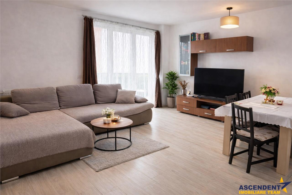 Apartament trei camere, decomandat, etaj2, Maurer Tractorul,