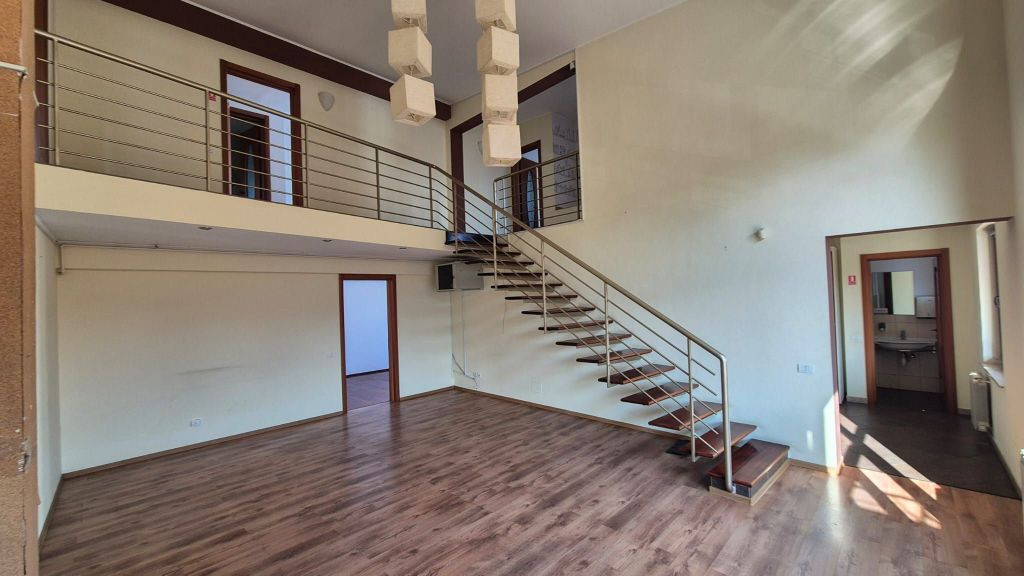 Duplex 200,38 mp utili + 32,51 mp balcoane + 2 locuri par...