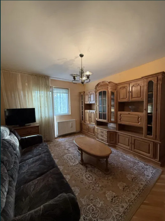 Apartament 3 camere, semidecomandat - zona Astra