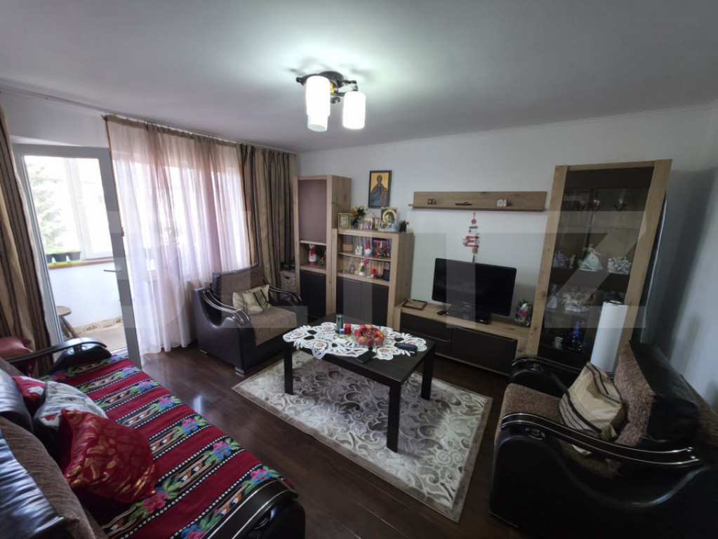 Apartament 4 camere decomandat suprafata 80mp