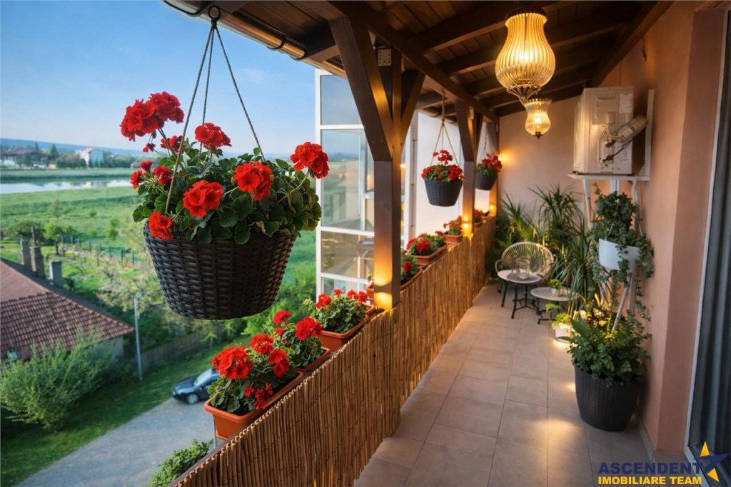 3 camere,panoramic,75 mp,mobilat,terasa, lift,parcare,Unirii