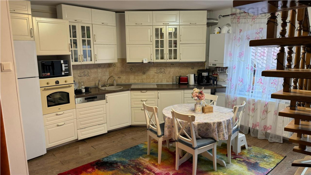 Proprietate rara in Schei/penthouse pe doua niveluri