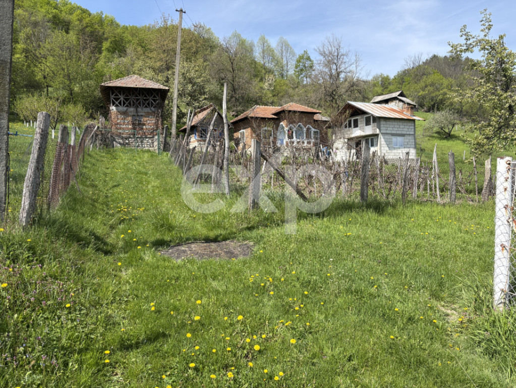 Panoramă superbă - 14.613 mp lângă A1 Tigveni - 1,5h pâ