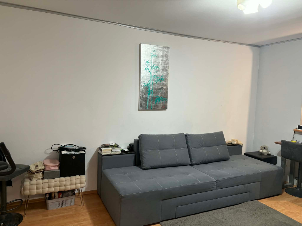 Apartament 3 camere Tractorul etaj 1