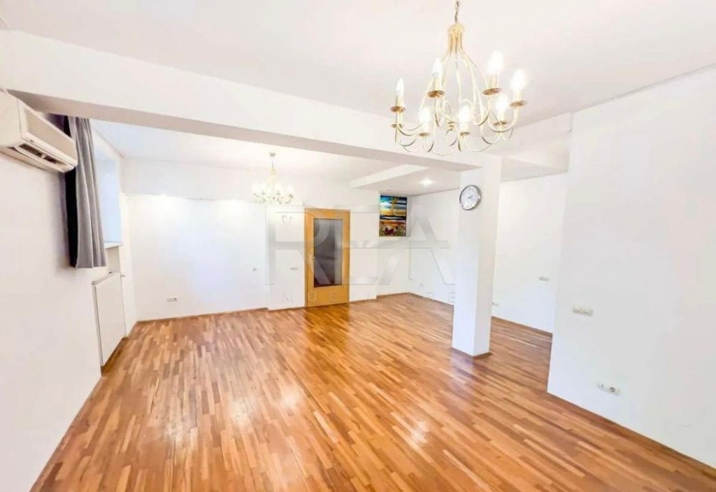 Apartament 5 camere de vanzare demisol Aviatorilor- investit