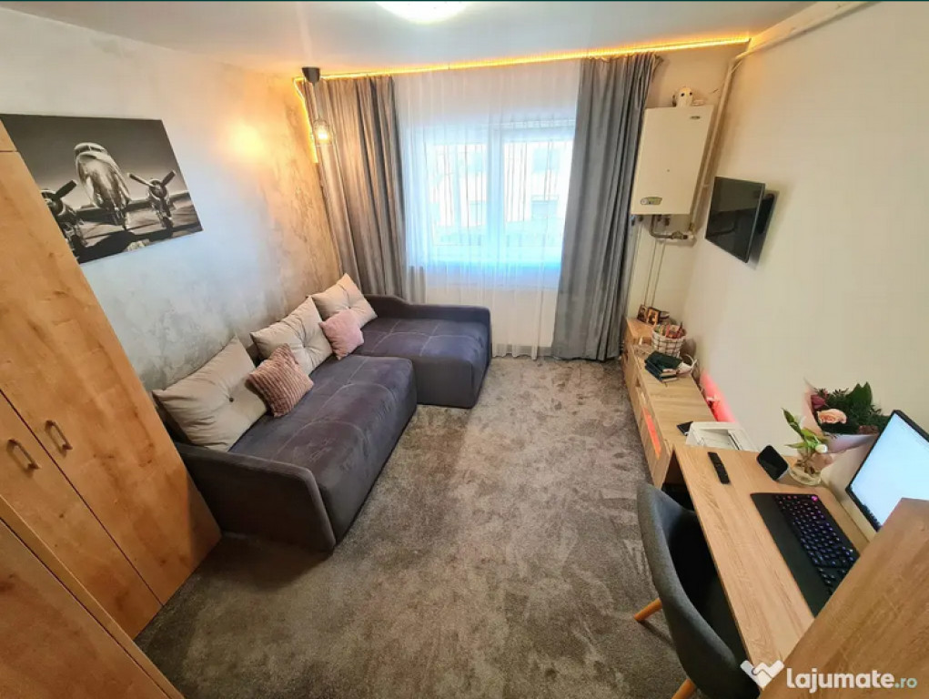 Apartament 3 camere, semidecomandat - zona Astra