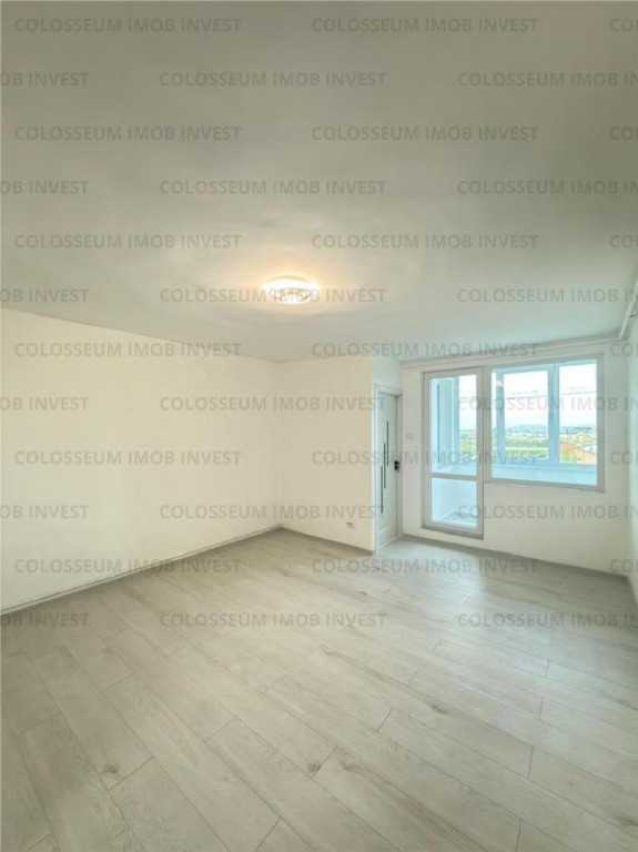 Garsoniera | renovata integral | etaj intermediar - zona Noua