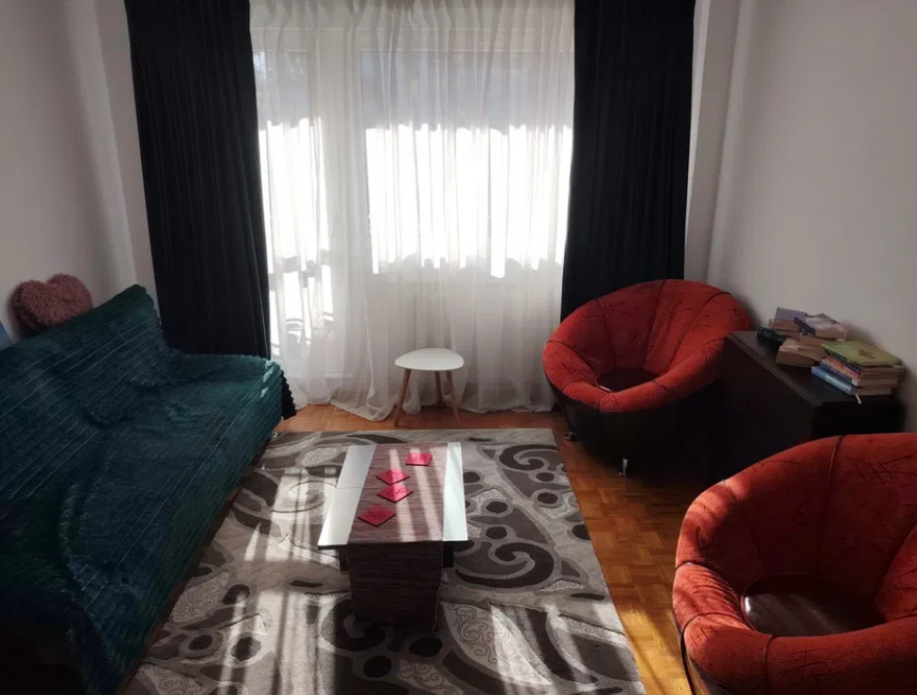 Apartament 3 camere, semidecomandat - zona Astra