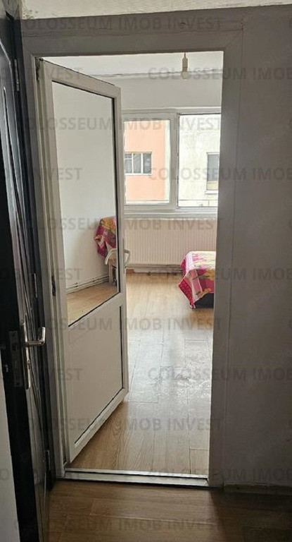 Camera de camin cu baie proprie si centrala - Zona Noua