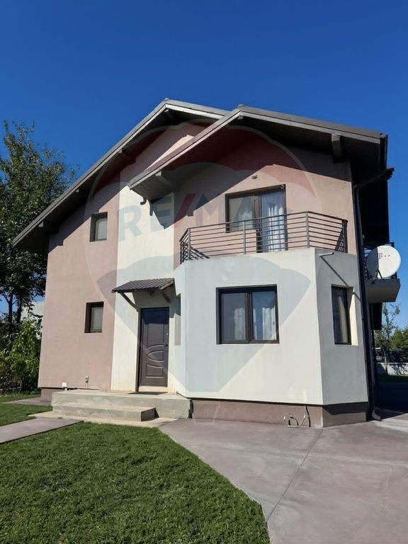 Curtea Domneasca, vilă individuală, 6 camere, 3 bai, garaj