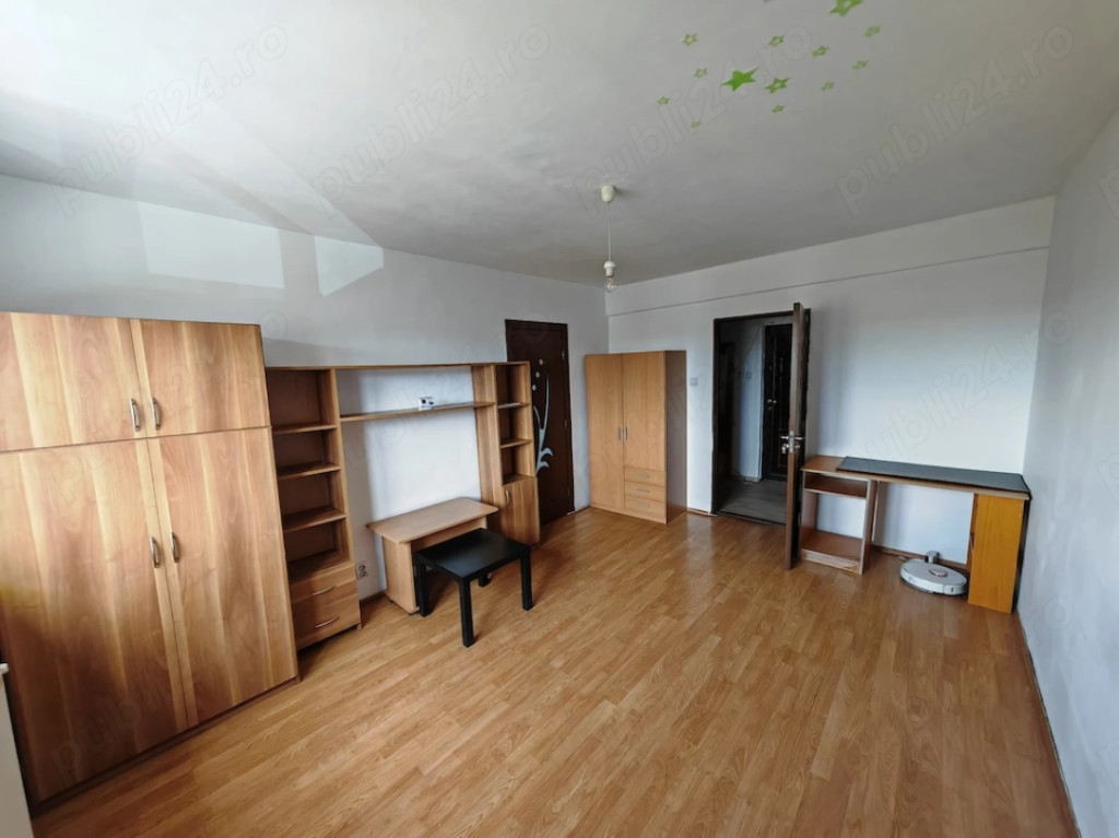 Apartament 2 camere, open space - zona Tractorul
