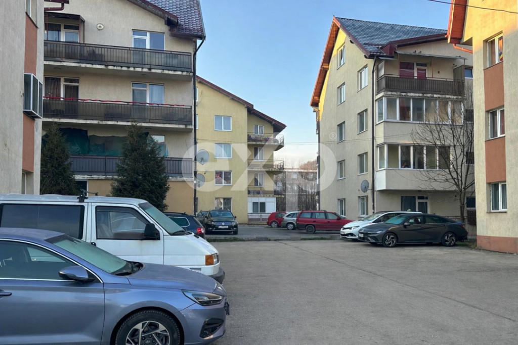 Apartament 2 camere decomandat cu balcon mare si parcare