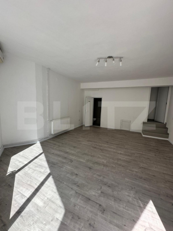 Spații comerciale de închiriat, curte + parcare, 50 mp, zo