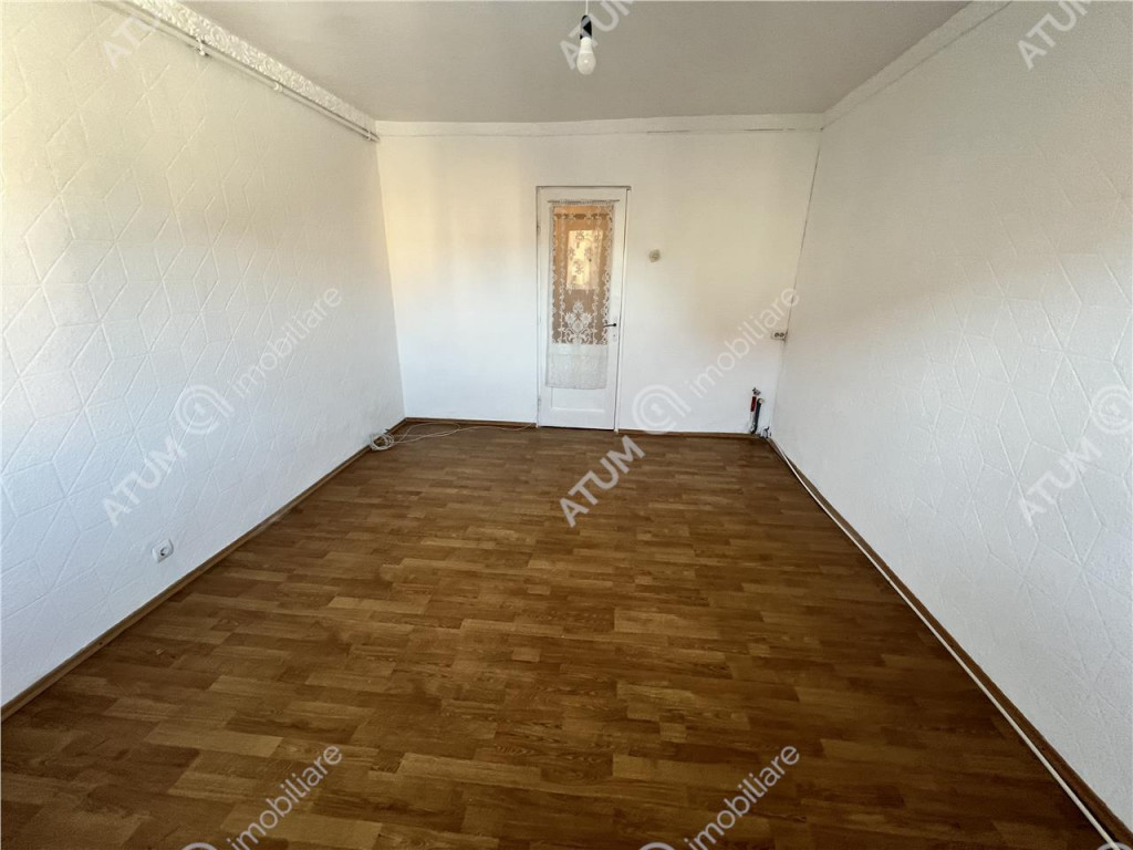 Apartament cu 2 camere si balcon in zona Calea Surii Mici di