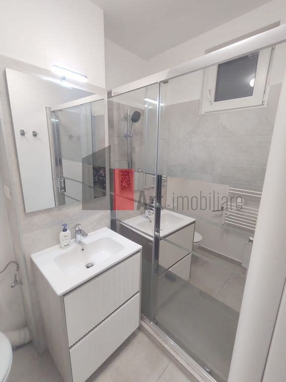 Apartament 3 camere 70mp metrou Piata Sudului cu loc parc...
