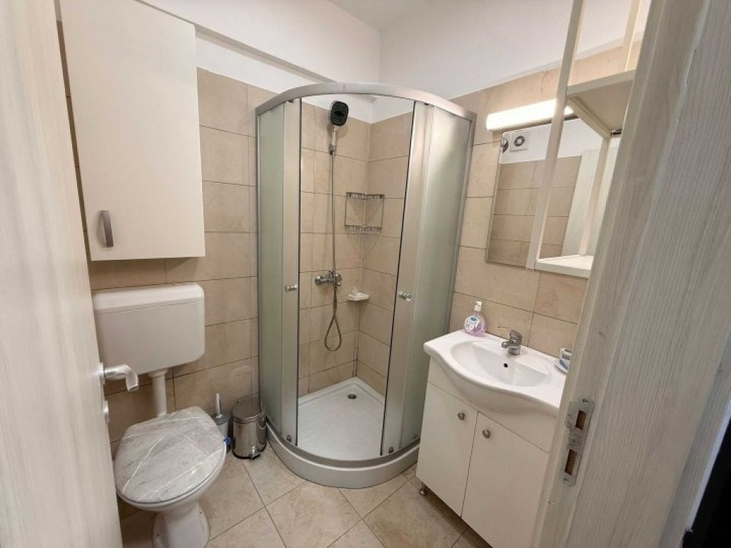 Berceni postalionului drumul dealul cucului cu parcare