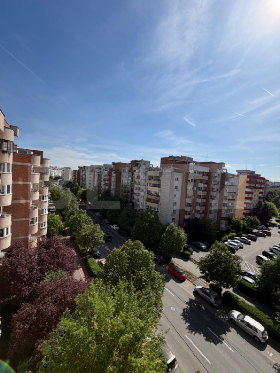 Apartament cu 3 camere, decomandat, nemobilat, Dorobantilor