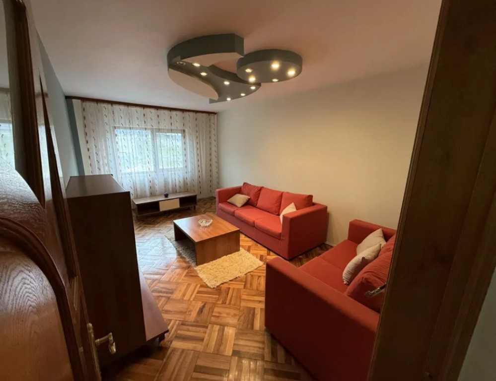 Apartament 2 camere, decomandat - Brasovul Vechi