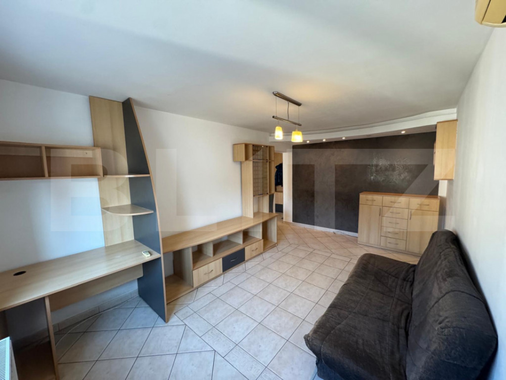 Apartament 2 camere de vânzare, 44 mp, zona Palas