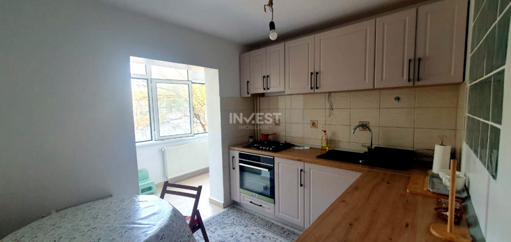 Apartament de vanzare! 3 camere, decomandat, zona Nicolina 2