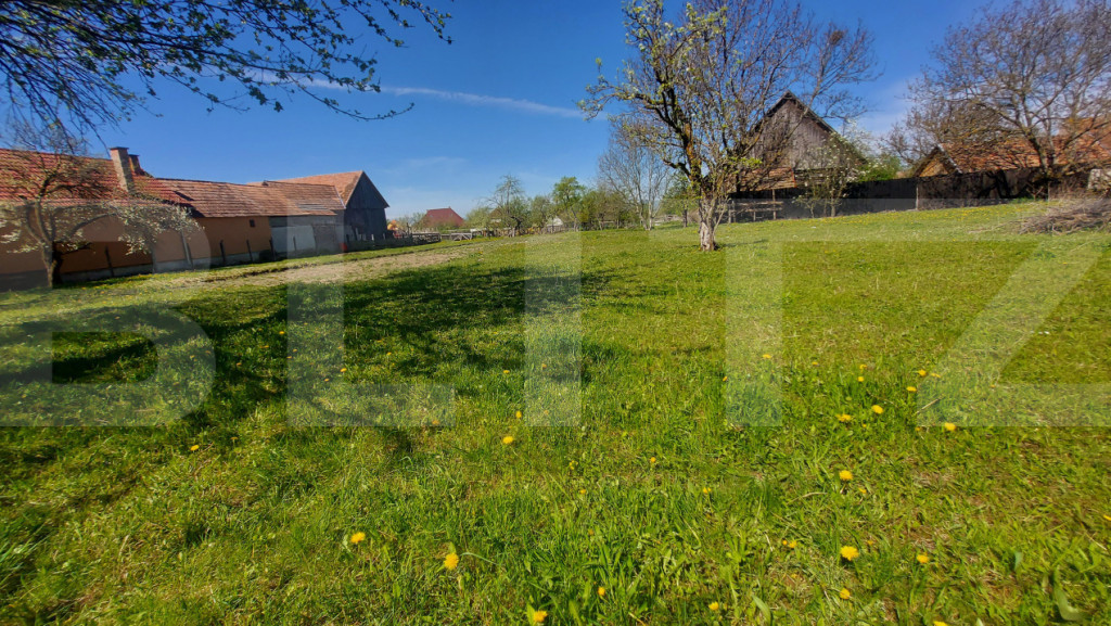 Teren intravilan 2200 mp in Bicfalau I 30 m front stradal I