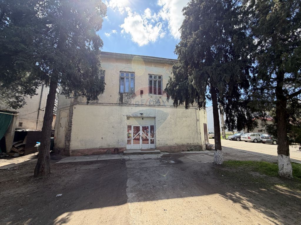 Clădire istorică P+1, 428 mp – Ultracentral Adjud