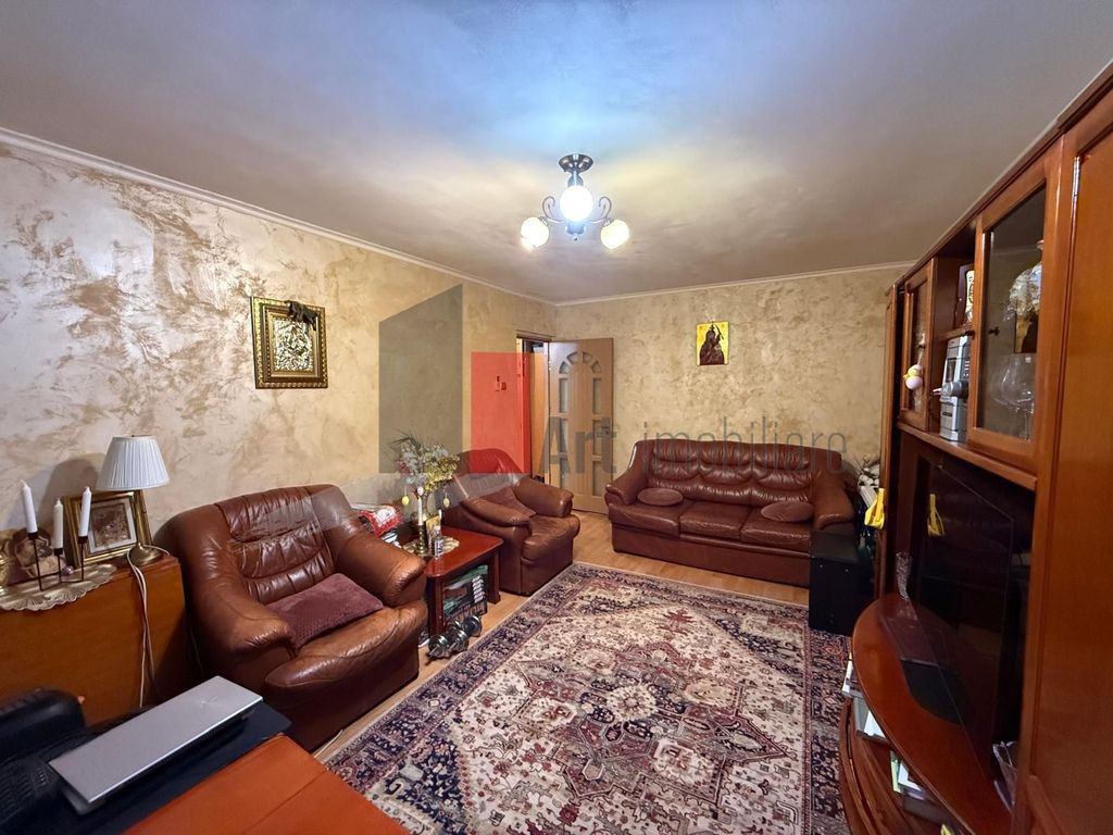 Apartament cu 3 camere de vanzare-Rahova-Dunavat-Salaj