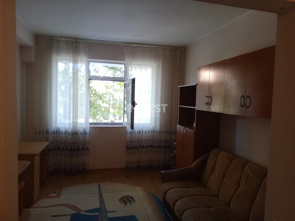 Camera camin-Piata Nicolina-etaj 1