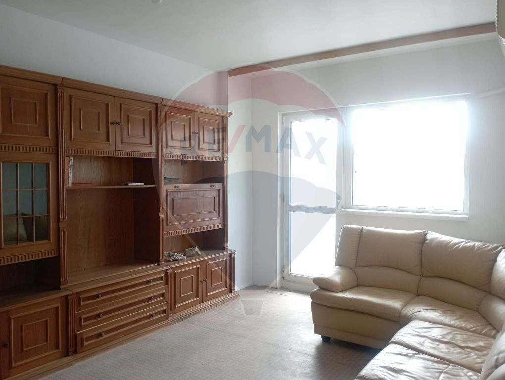 Apartament cu 3 camere de vânzare în zona Bucur Obor