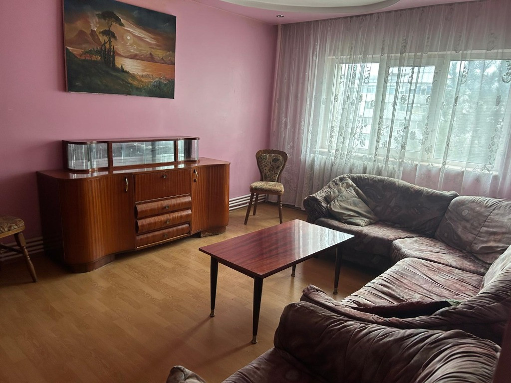 Apartament 4 camere confort 1 Radu Negru etaj 3.